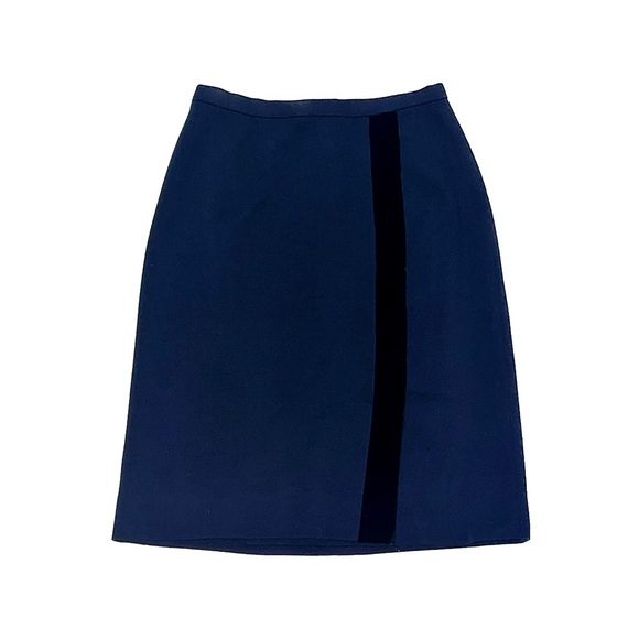 CHANEL Vintage 1980’s Matching Navy Blue Suit and Skirt Set with Black Velvet 40 - Picture 8 of 16